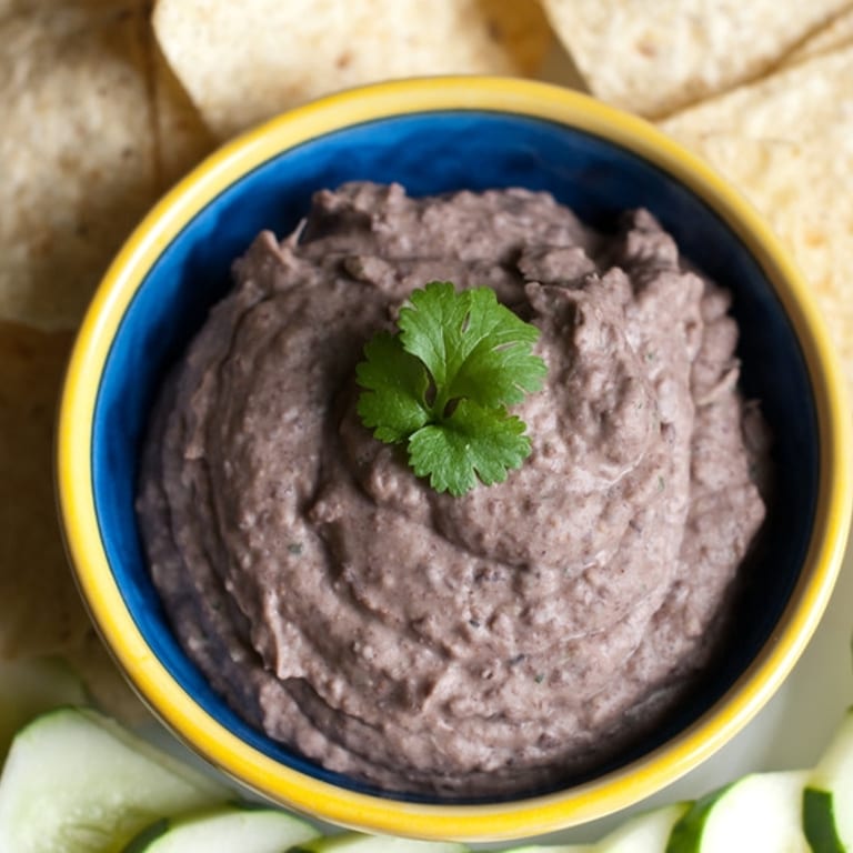 Delicious Bean Dip: A Mexican Must-Have